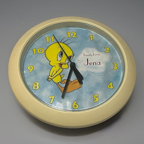Vintage 1998 Tweety Bird Wall Clock Looney Toons Tweety Loves Jena 9” Round Cute - Picture 1 of 6